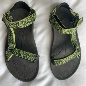 Teva Sandals Women Size 9